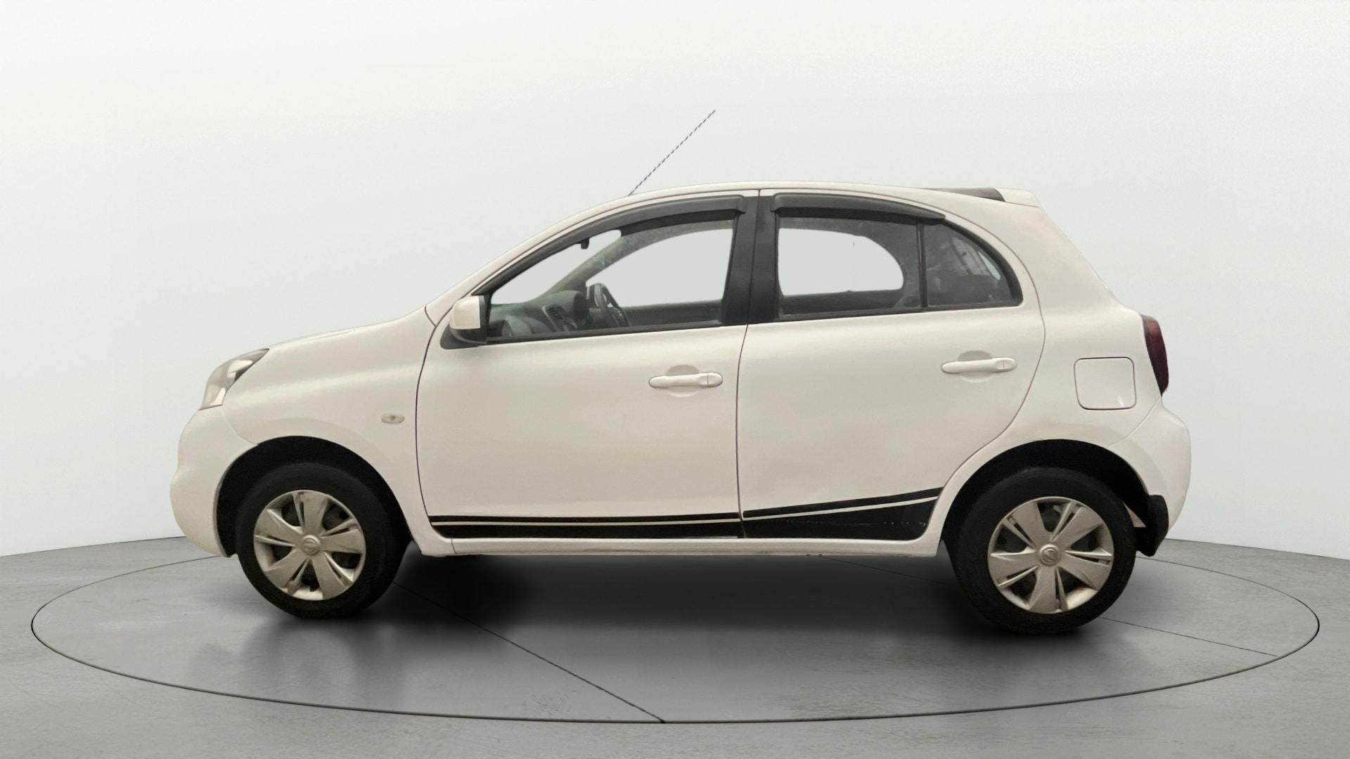 View 2015 Nissan Micra XL (CVT) Image 5 Used 2015 Nissan Micra XL (CVT) Image 5