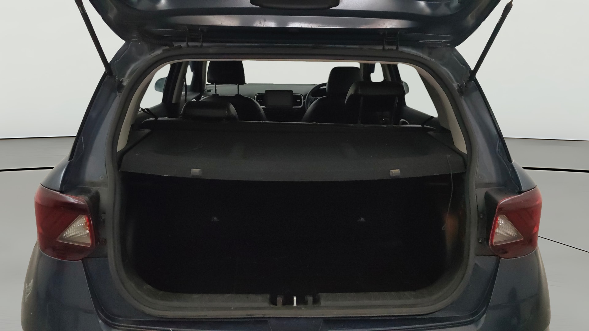 View 2019 Hyundai Venue SX Plus 1.0 Petrol AT Image 39 Used 2019 Hyundai Venue SX Plus 1.0 Petrol AT Image 39