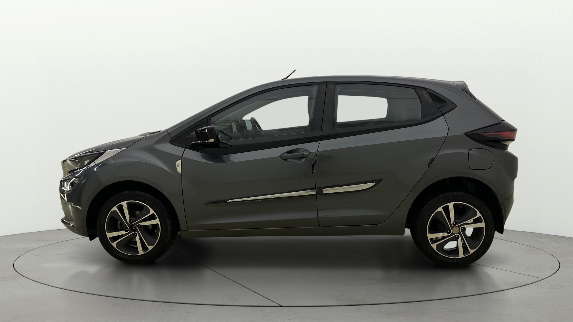 View 2023 Tata Altroz XZ Petrol Image 6 Used 2023 Tata Altroz XZ Petrol Image 6