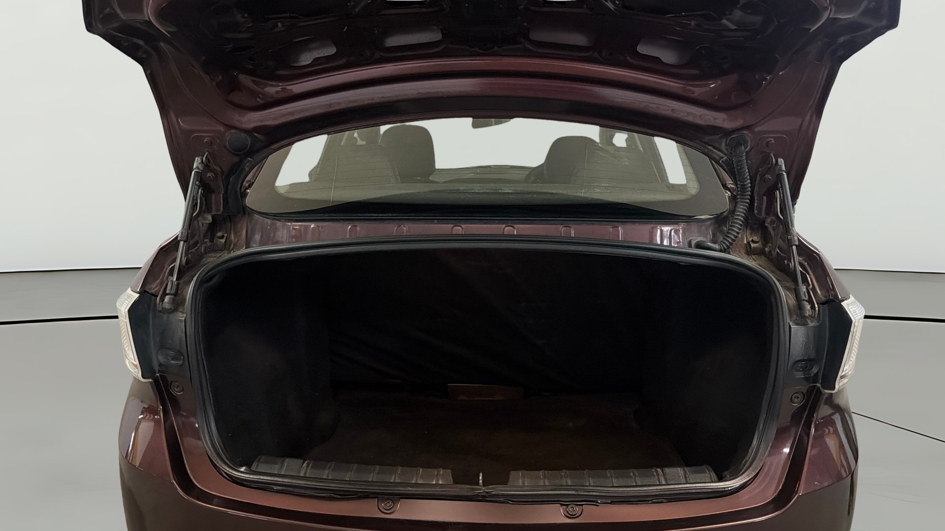 View 2020 Tata Tigor XE Diesel Image 38 Used 2020 Tata Tigor XE Diesel Image 38