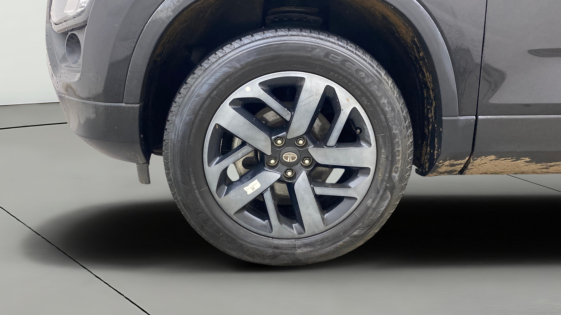 View 2024 Tata Safari XZA Plus Option Dark Image 36 Used 2024 Tata Safari XZA Plus Option Dark Image 36