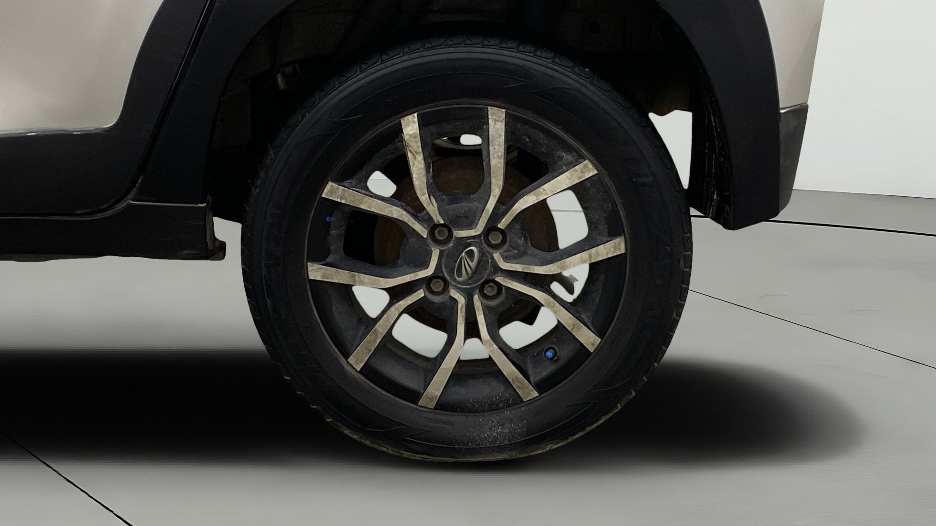 View 2019 Mahindra KUV100 K2 Petrol BS IV Image 11 Used 2019 Mahindra KUV100 K2 Petrol BS IV Image 11
