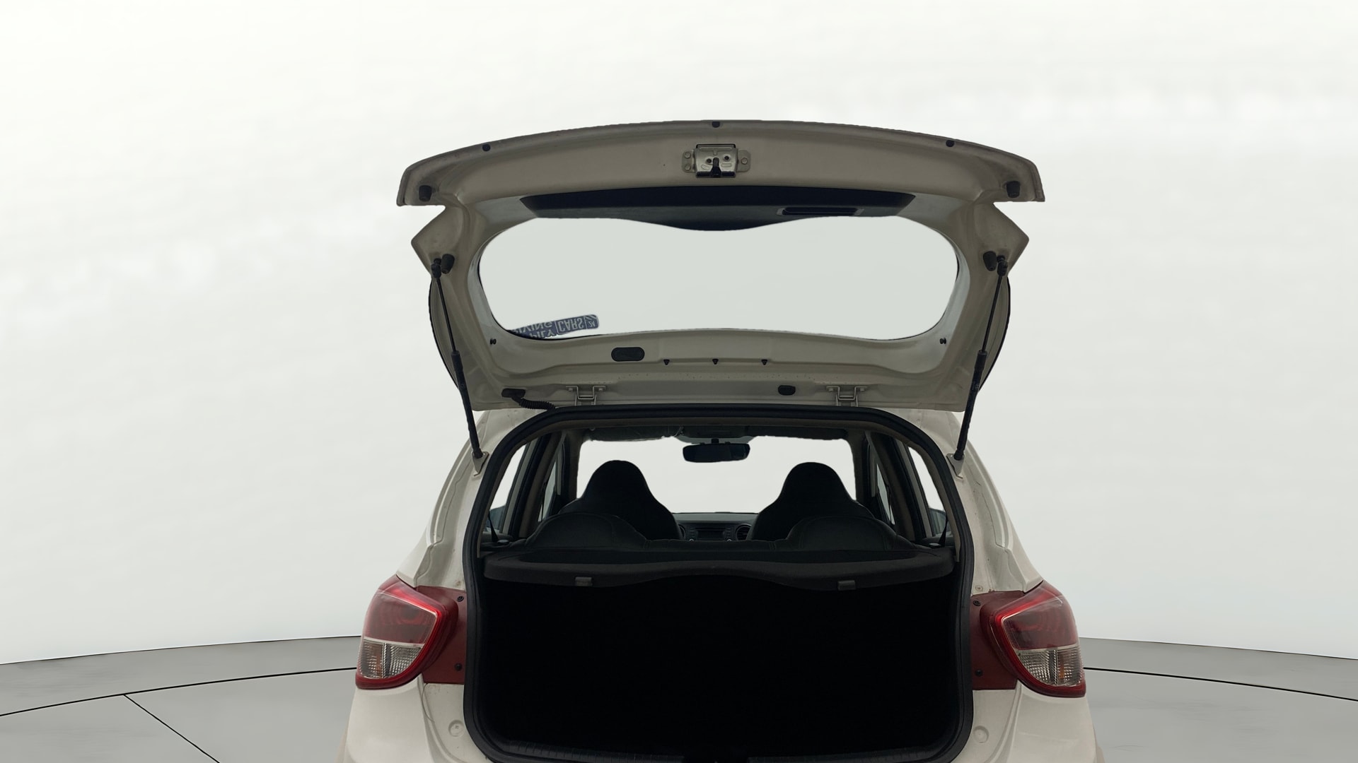 View 2017 Hyundai Grand i10 1.2 Magna Petrol AT Image 16 Used 2017 Hyundai Grand i10 1.2 Magna Petrol AT Image 16