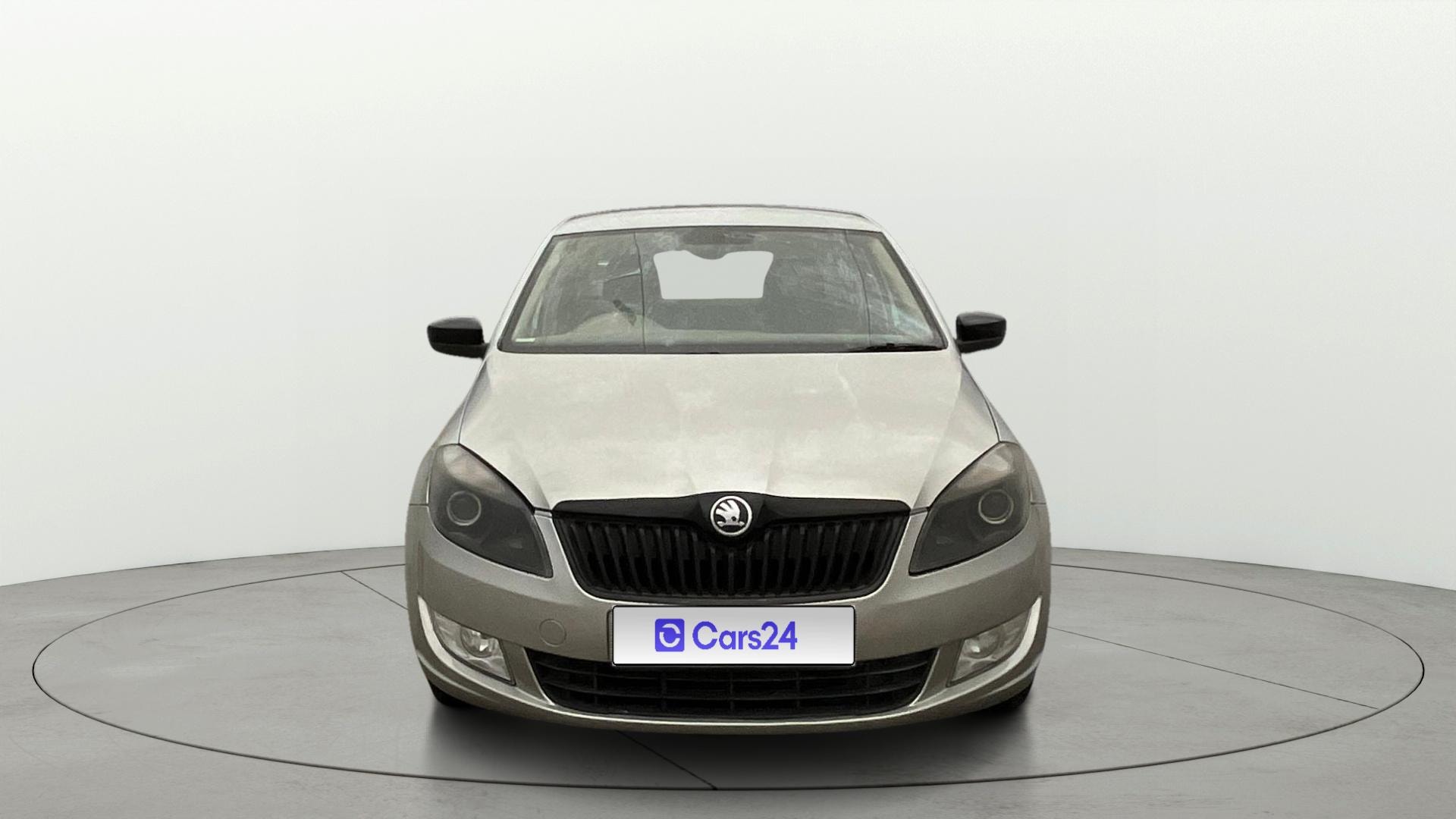 View 2015 Skoda Rapid 1.6 MPI Ambition Petrol AT BS IV Image 1 Used 2015 Skoda Rapid 1.6 MPI Ambition Petrol AT BS IV Image 1