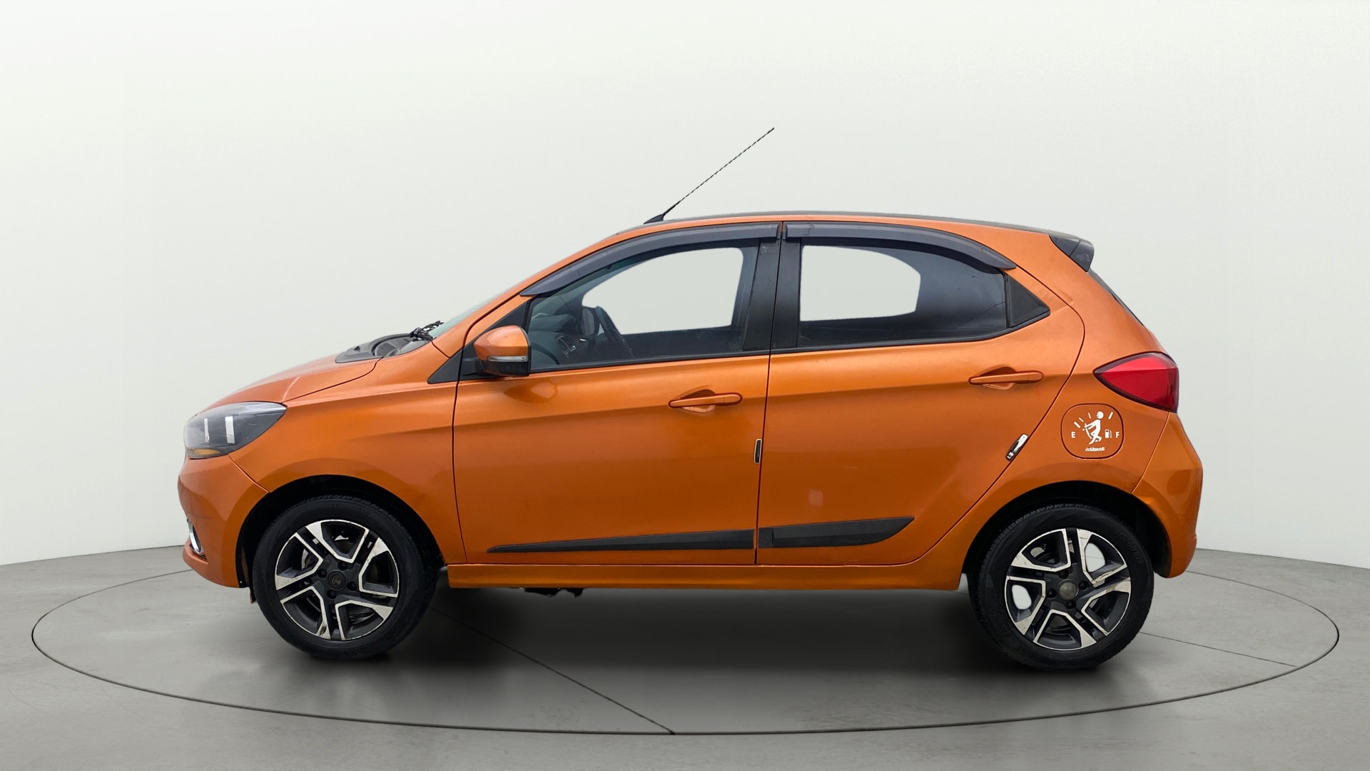 View 2019 Tata Tiago Revotorq XB Image 6 Used 2019 Tata Tiago Revotorq XB Image 6