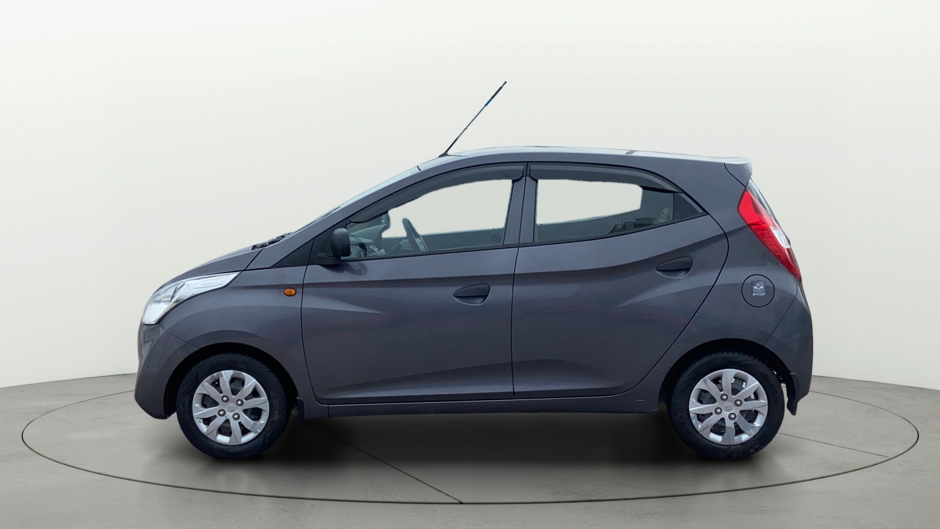 View 2018 Hyundai EON Magna Plus Image 5 Used 2018 Hyundai EON Magna Plus Image 5
