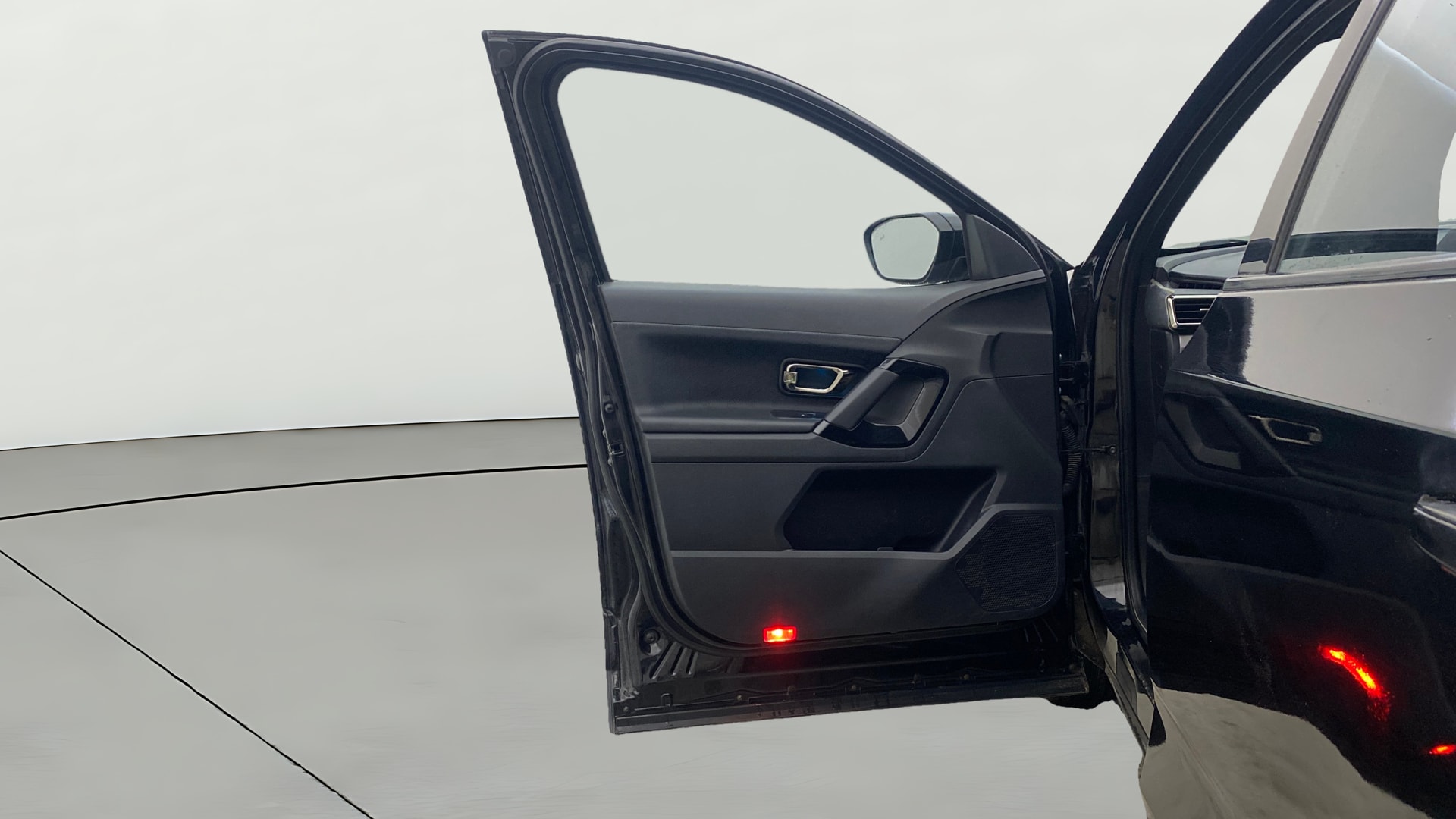 View 2024 Tata Safari XZA Plus Option Dark Image 39 Used 2024 Tata Safari XZA Plus Option Dark Image 39