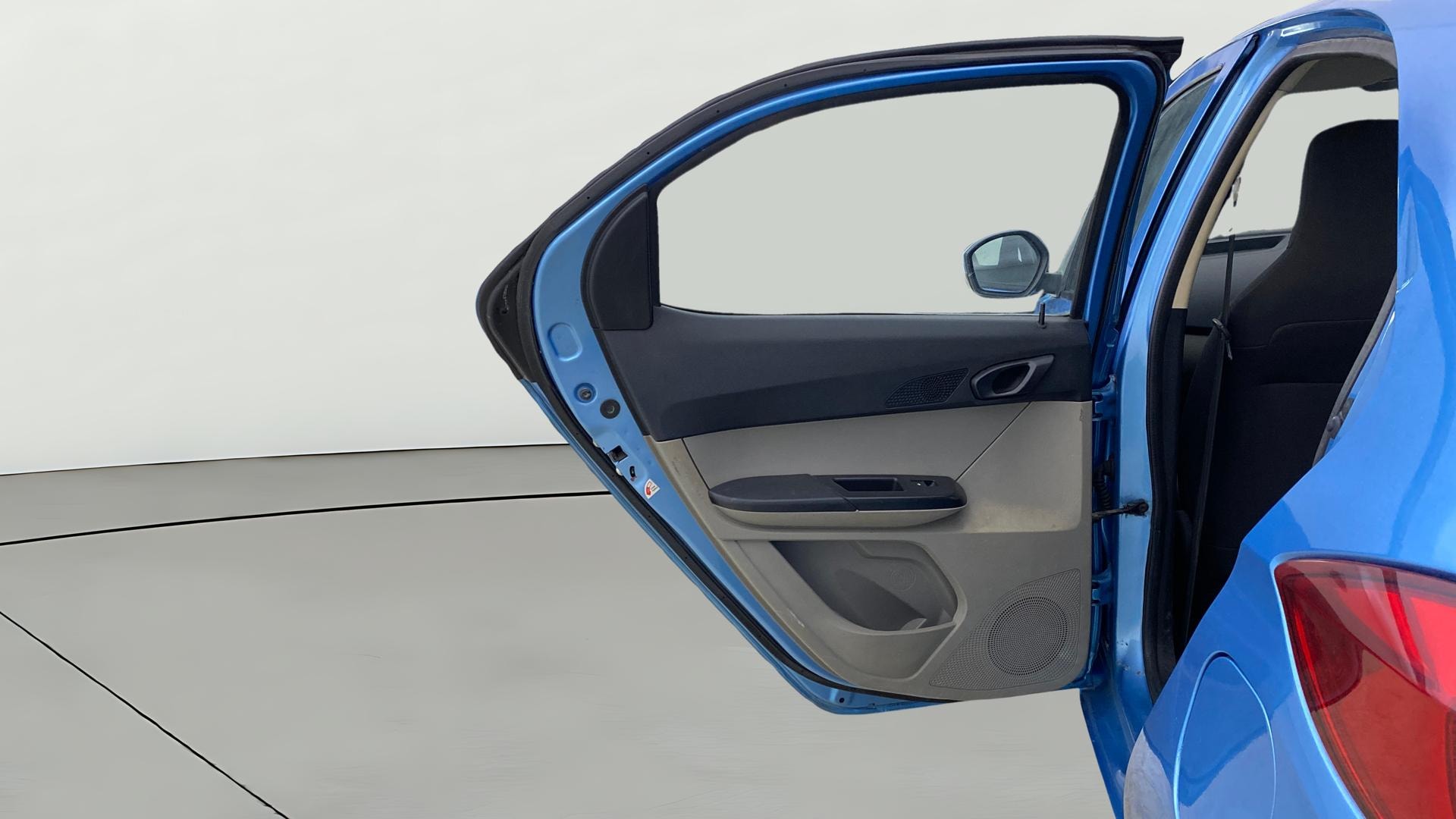 View 2017 Tata Tiago Revotorq XB Image 22 Used 2017 Tata Tiago Revotorq XB Image 22