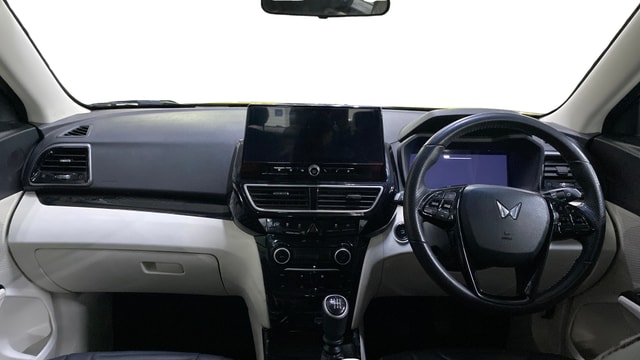 View Mahindra XUV 3XO Image 30 Used Mahindra XUV 3XO Image 30