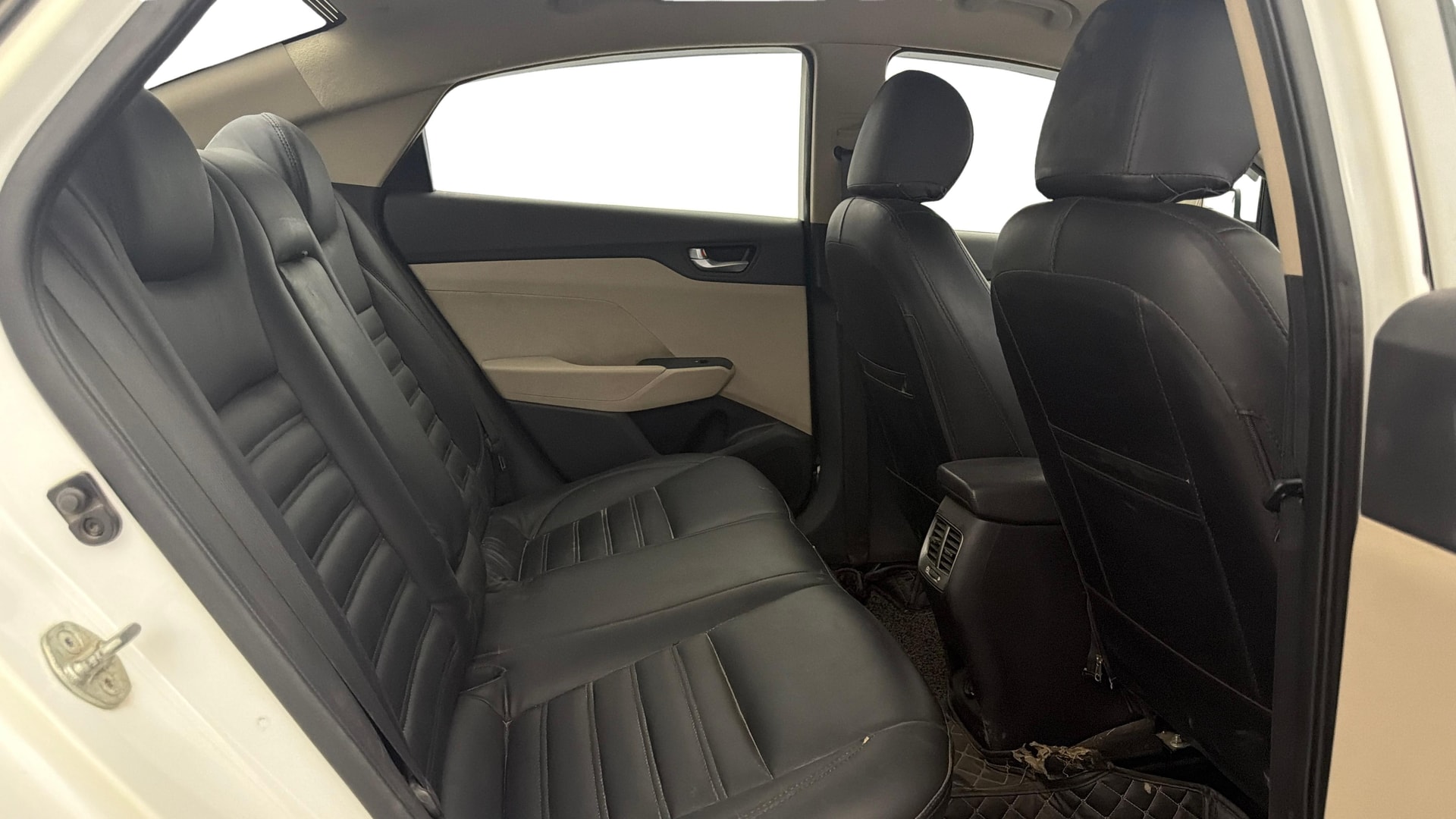 View 2019 Hyundai Verna 1.6 VTVT SX Image 30 Used 2019 Hyundai Verna 1.6 VTVT SX Image 30