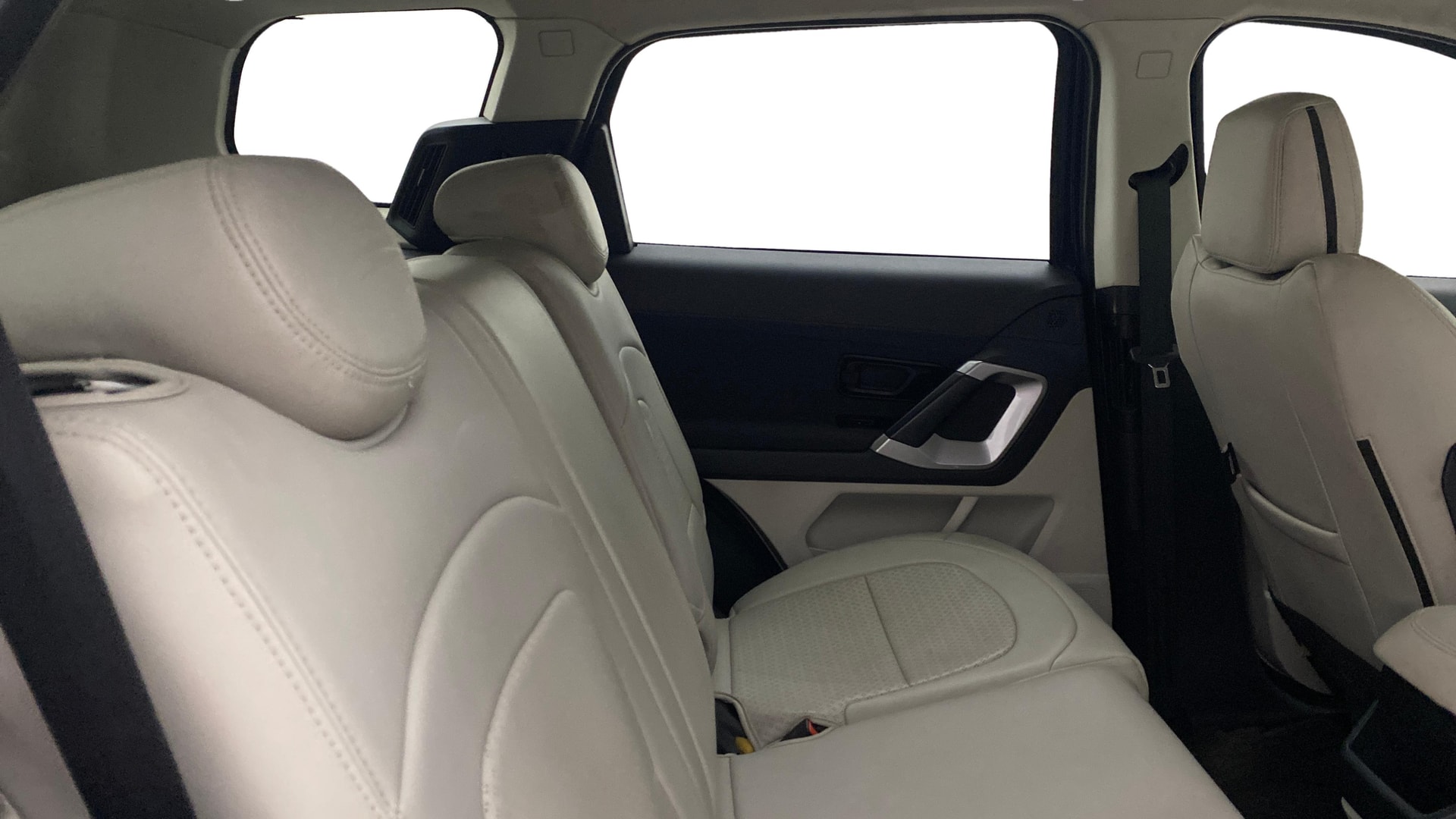 View 2022 Tata Safari 4X2 Image 31 Used 2022 Tata Safari 4X2 Image 31