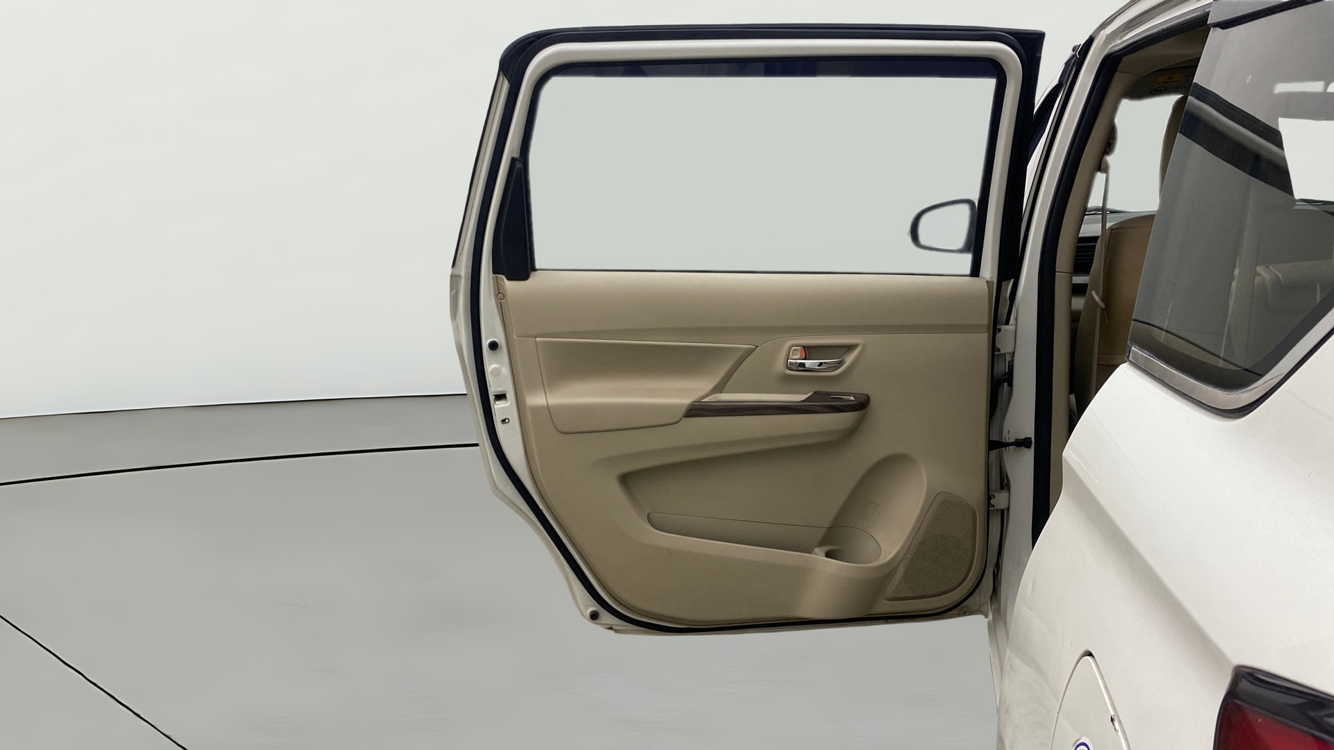 View 2020 Maruti Suzuki 1000 Base Variant Image 23 Used 2020 Maruti Suzuki 1000 Base Variant Image 23