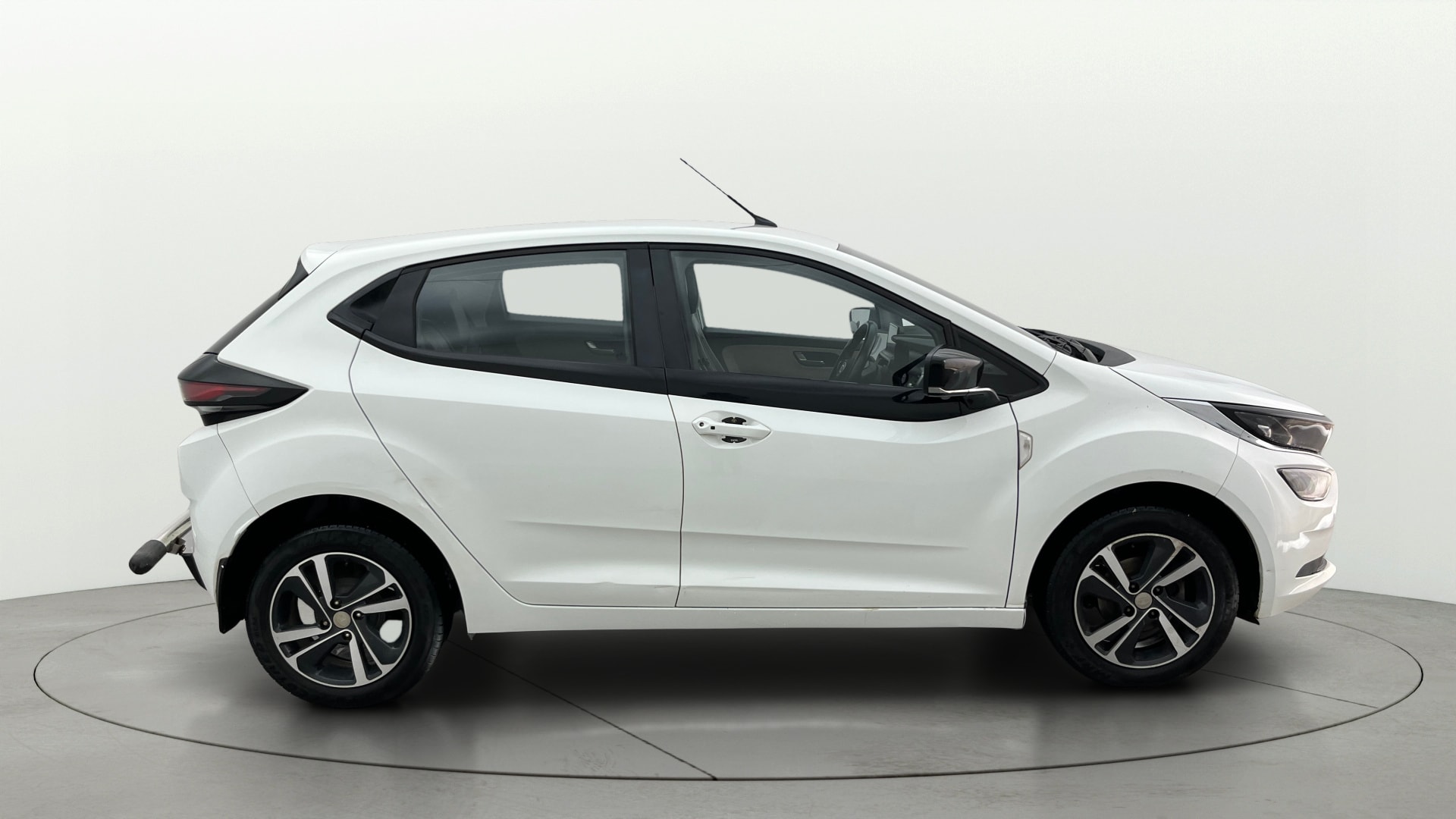 View 2023 Tata Altroz XZ Petrol Image 28 Used 2023 Tata Altroz XZ Petrol Image 28