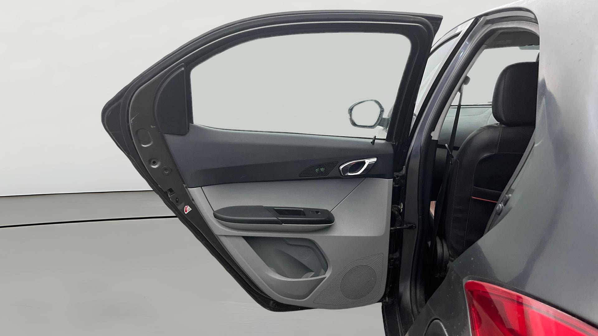 View 2020 Tata Tiago Revotorq XB Image 14 Used 2020 Tata Tiago Revotorq XB Image 14