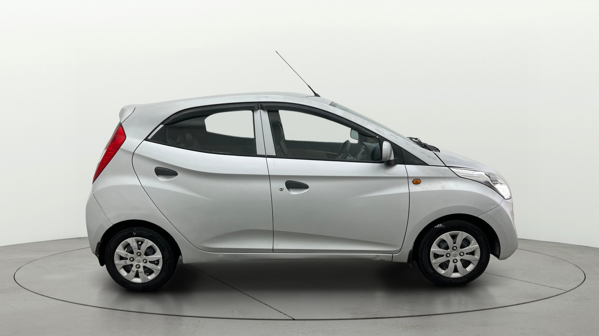 View 2016 Hyundai EON Magna Plus Image 8 Used 2016 Hyundai EON Magna Plus Image 8