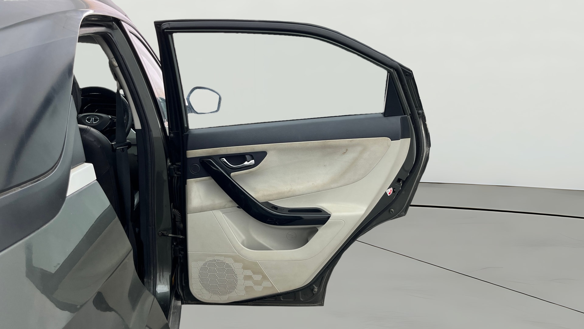 View 2020 Tata Nexon Revotron XE Image 7 Used 2020 Tata Nexon Revotron XE Image 7
