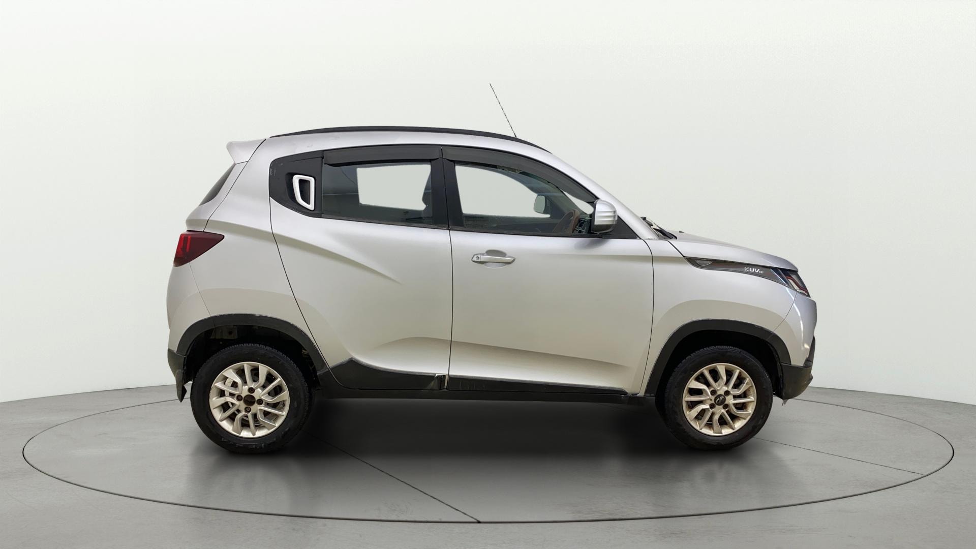 View 2016 Mahindra KUV100 K8 Petrol 5 Seater BS IV Image 8 Used 2016 Mahindra KUV100 K8 Petrol 5 Seater BS IV Image 8