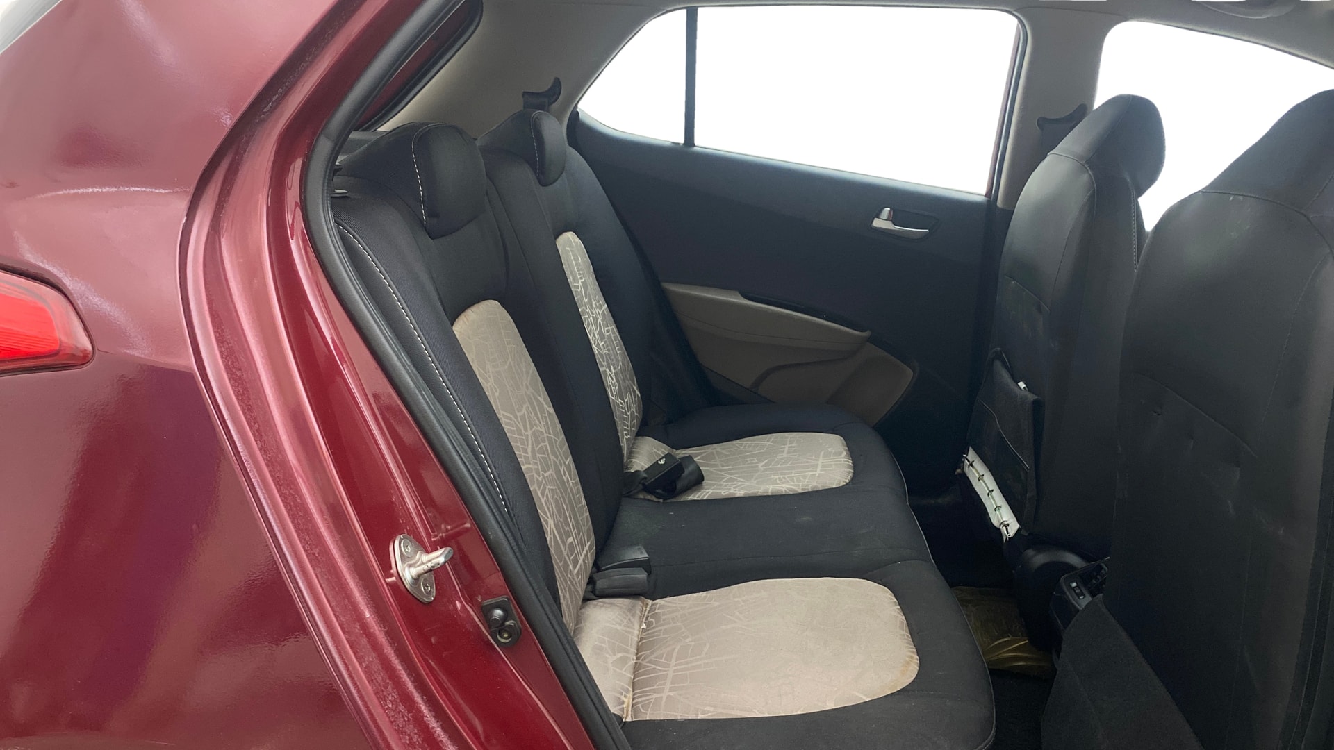 View 2014 Hyundai Grand i10 Sportz 1.2 Kappa Image 29 Used 2014 Hyundai Grand i10 Sportz 1.2 Kappa Image 29