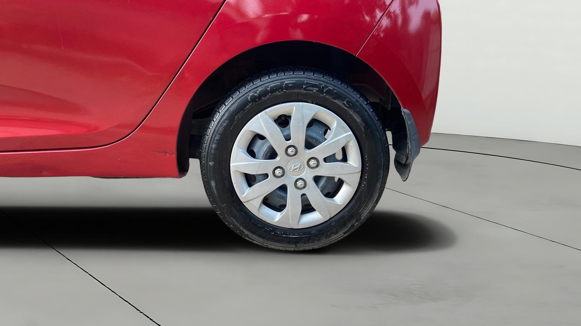 View 2016 Hyundai EON Magna Plus Image 11 Used 2016 Hyundai EON Magna Plus Image 11