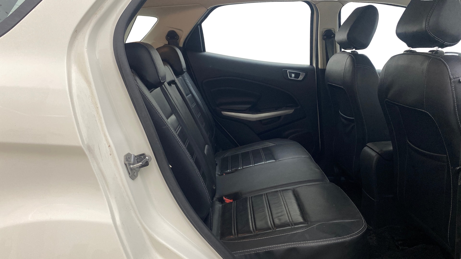 View 2018 Ford EcoSport 1.5 TDCi Diesel Ambiente BS IV Image 29 Used 2018 Ford EcoSport 1.5 TDCi Diesel Ambiente BS IV Image 29