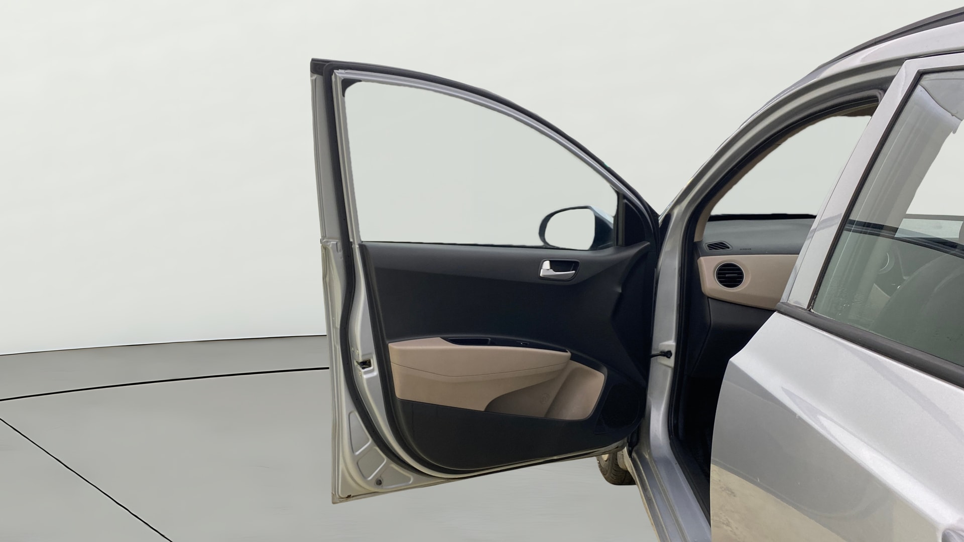 View 2019 Hyundai Grand i10 Sportz 1.2 Kappa Image 31 Used 2019 Hyundai Grand i10 Sportz 1.2 Kappa Image 31