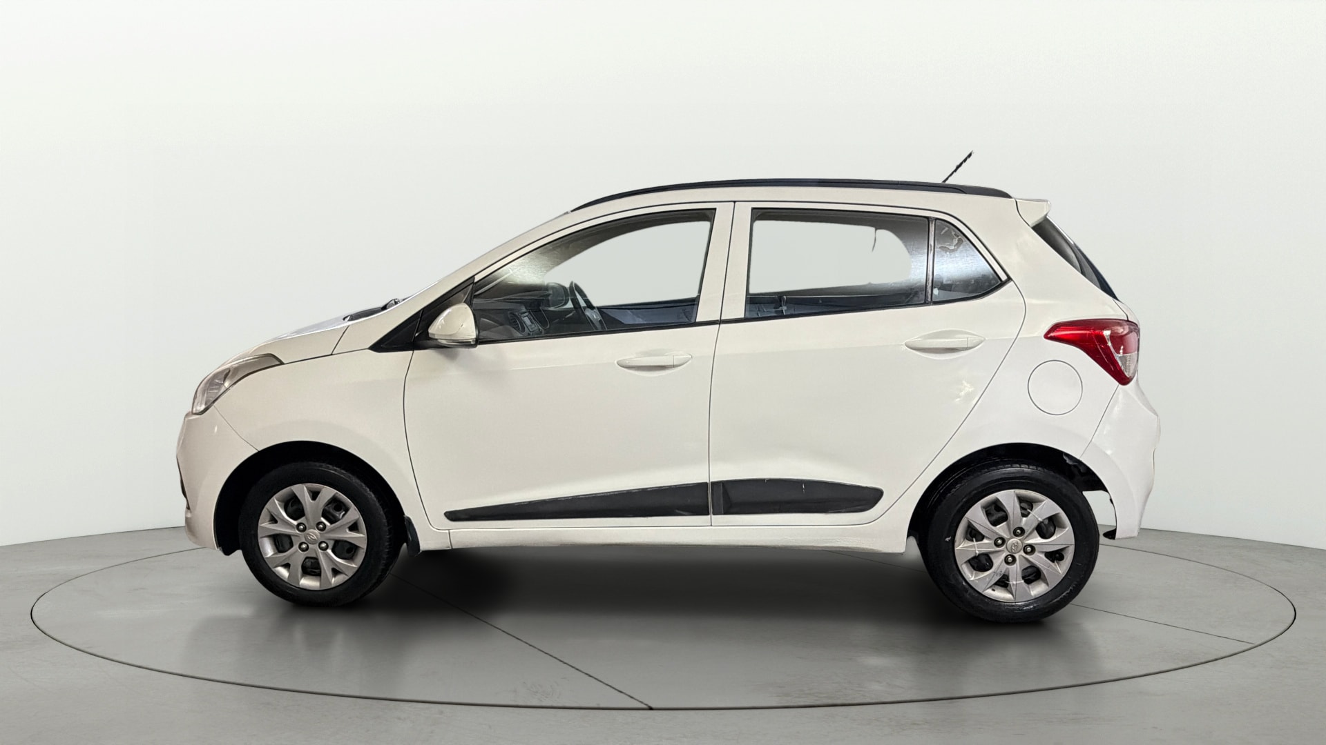 View 2016 Hyundai Grand i10 Sportz 1.2 Kappa Image 5 Used 2016 Hyundai Grand i10 Sportz 1.2 Kappa Image 5