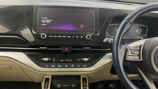 View Kia Carens Image 34 Used Kia Carens Image 34