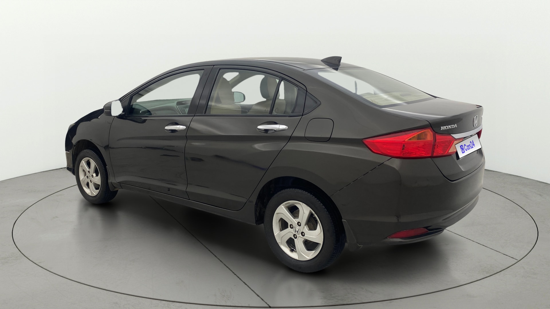 View 2015 Honda City ZX MT Diesel Anniversary Edition Image 2 Used 2015 Honda City ZX MT Diesel Anniversary Edition Image 2