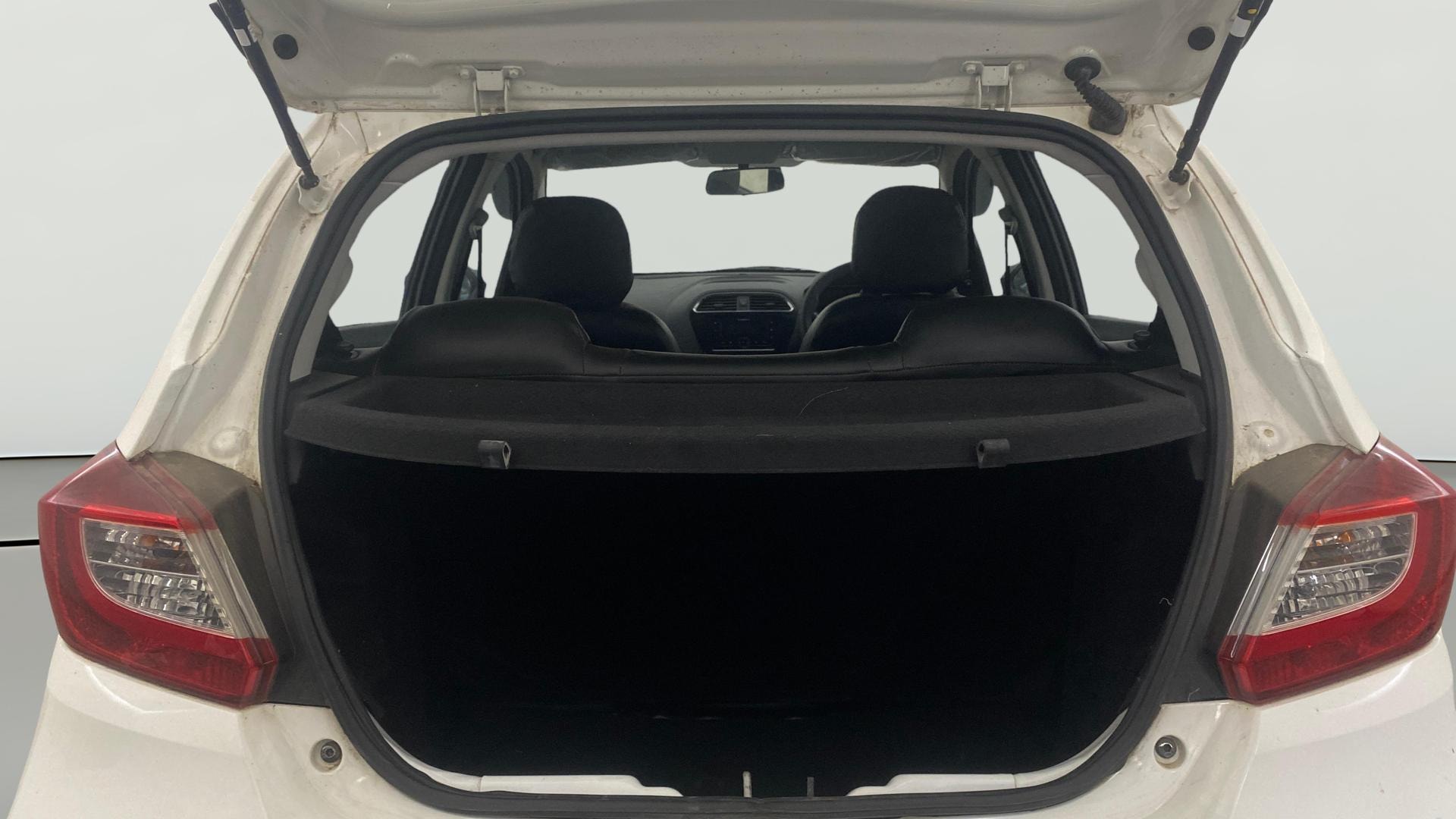 View 2022 Tata Tiago Revotorq XB Image 36 Used 2022 Tata Tiago Revotorq XB Image 36