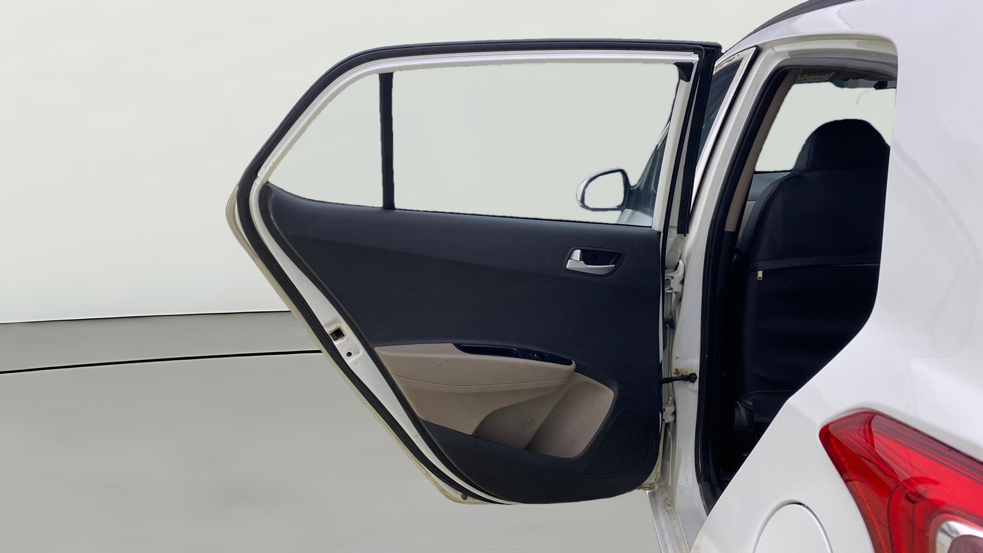 View 2019 Hyundai Grand i10 Sportz 1.2 Kappa Image 22 Used 2019 Hyundai Grand i10 Sportz 1.2 Kappa Image 22