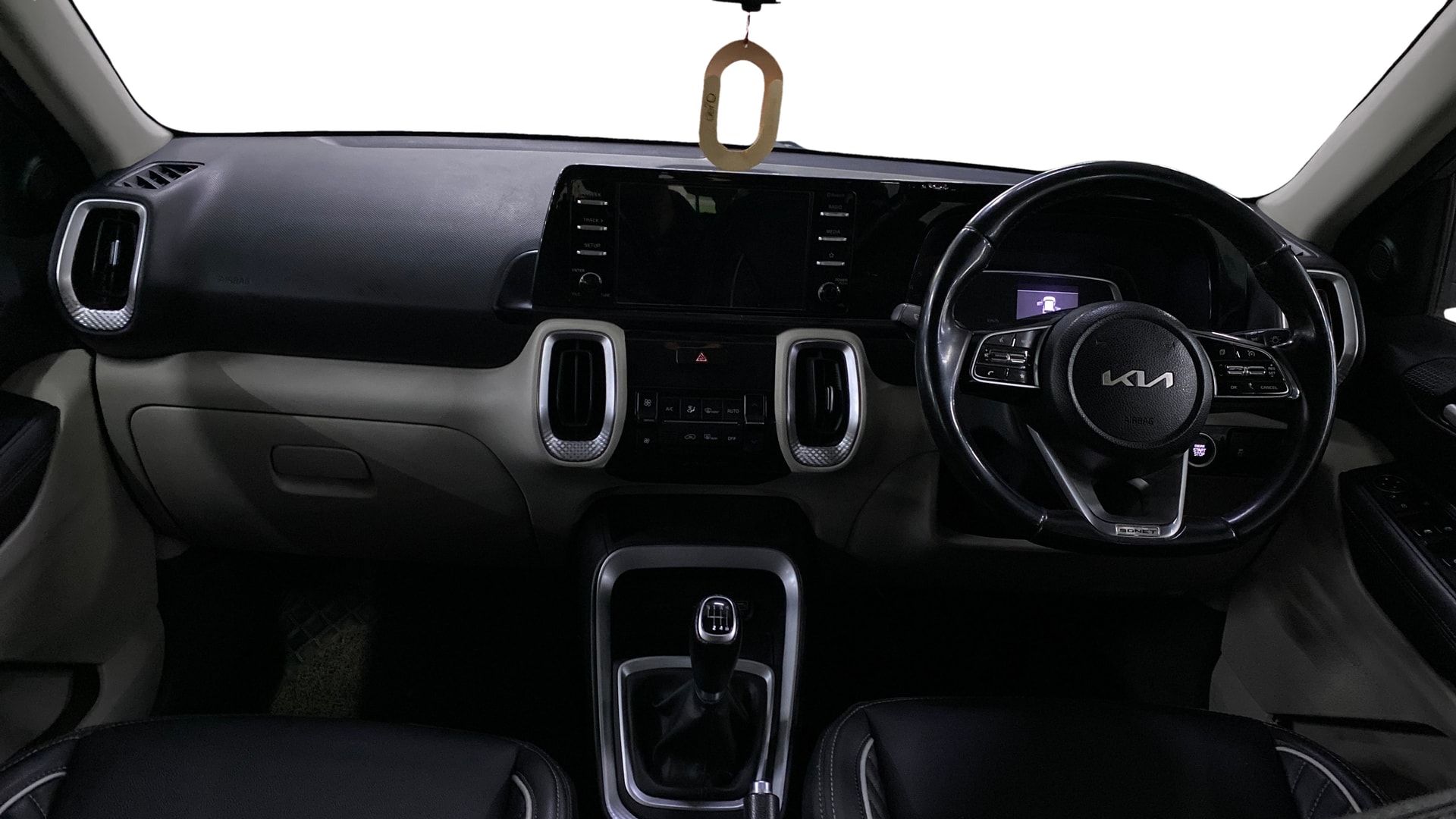View 2022 Kia Sonet HTX Diesel Image 30 Used 2022 Kia Sonet HTX Diesel Image 30