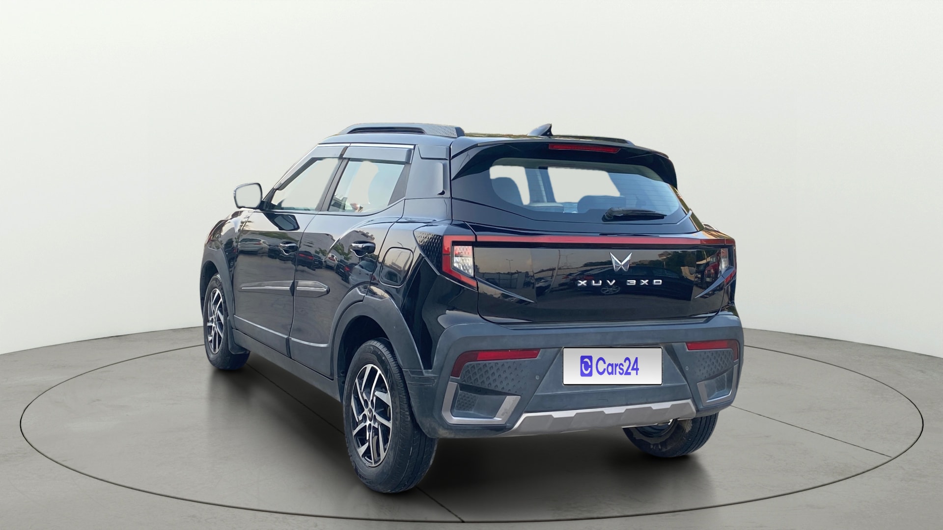 View 2024 Mahindra XUV 3XO AX5L 1.2 TGDi Image 2 Used 2024 Mahindra XUV 3XO AX5L 1.2 TGDi Image 2