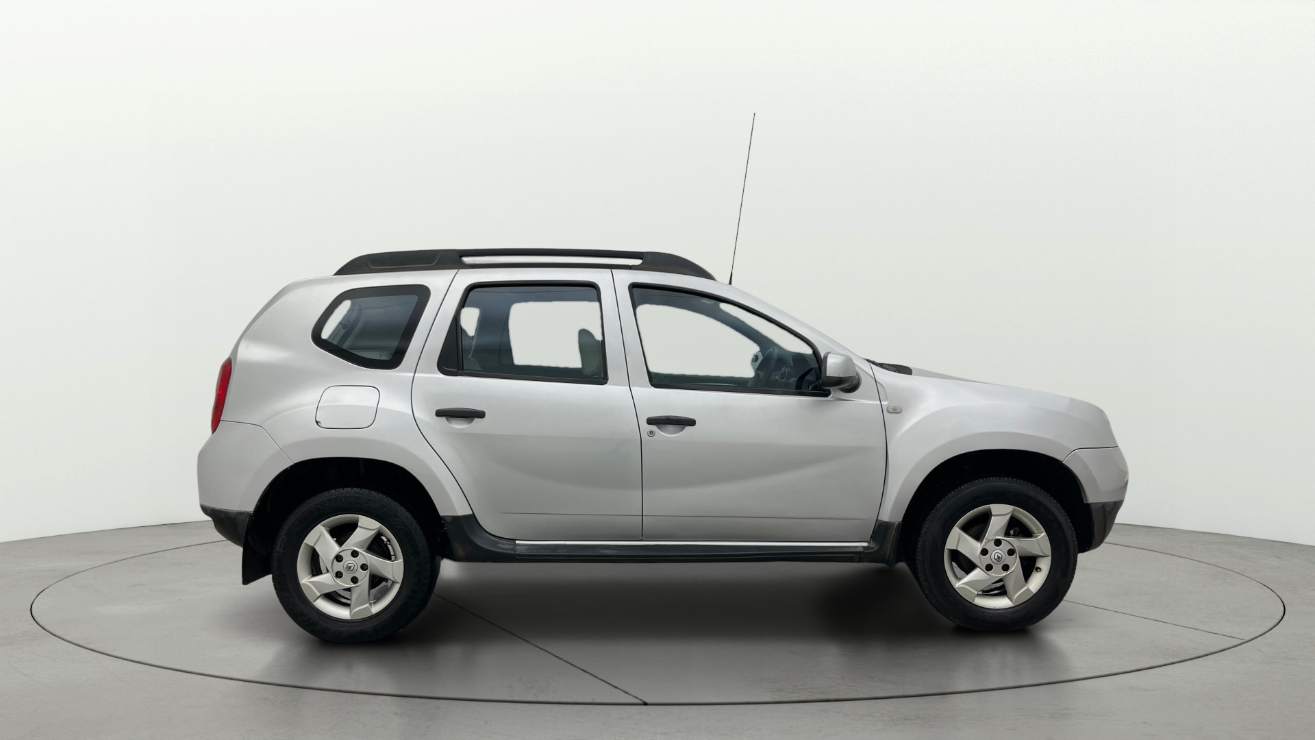 View 2013 Renault Duster Diesel 85PS STD Image 8 Used 2013 Renault Duster Diesel 85PS STD Image 8