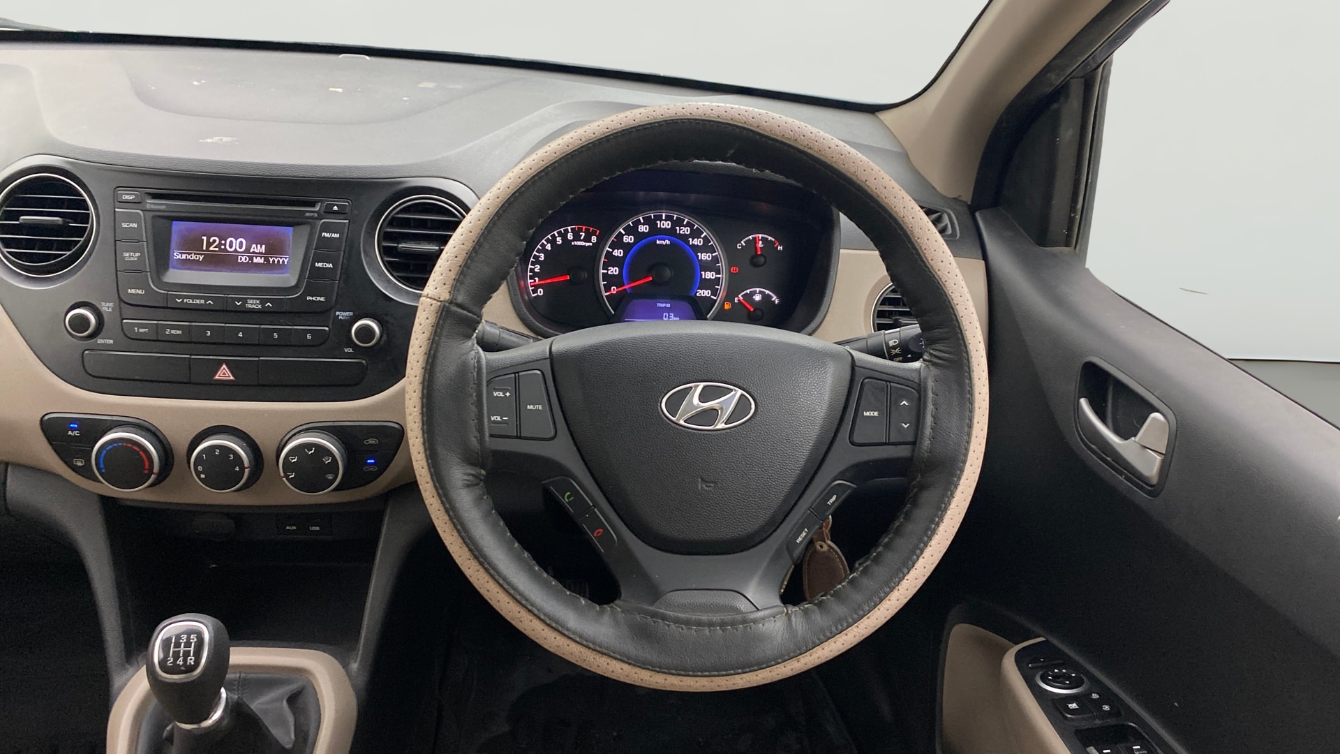 View 2015 Hyundai Grand i10 Sportz 1.2 Kappa Image 20 Used 2015 Hyundai Grand i10 Sportz 1.2 Kappa Image 20