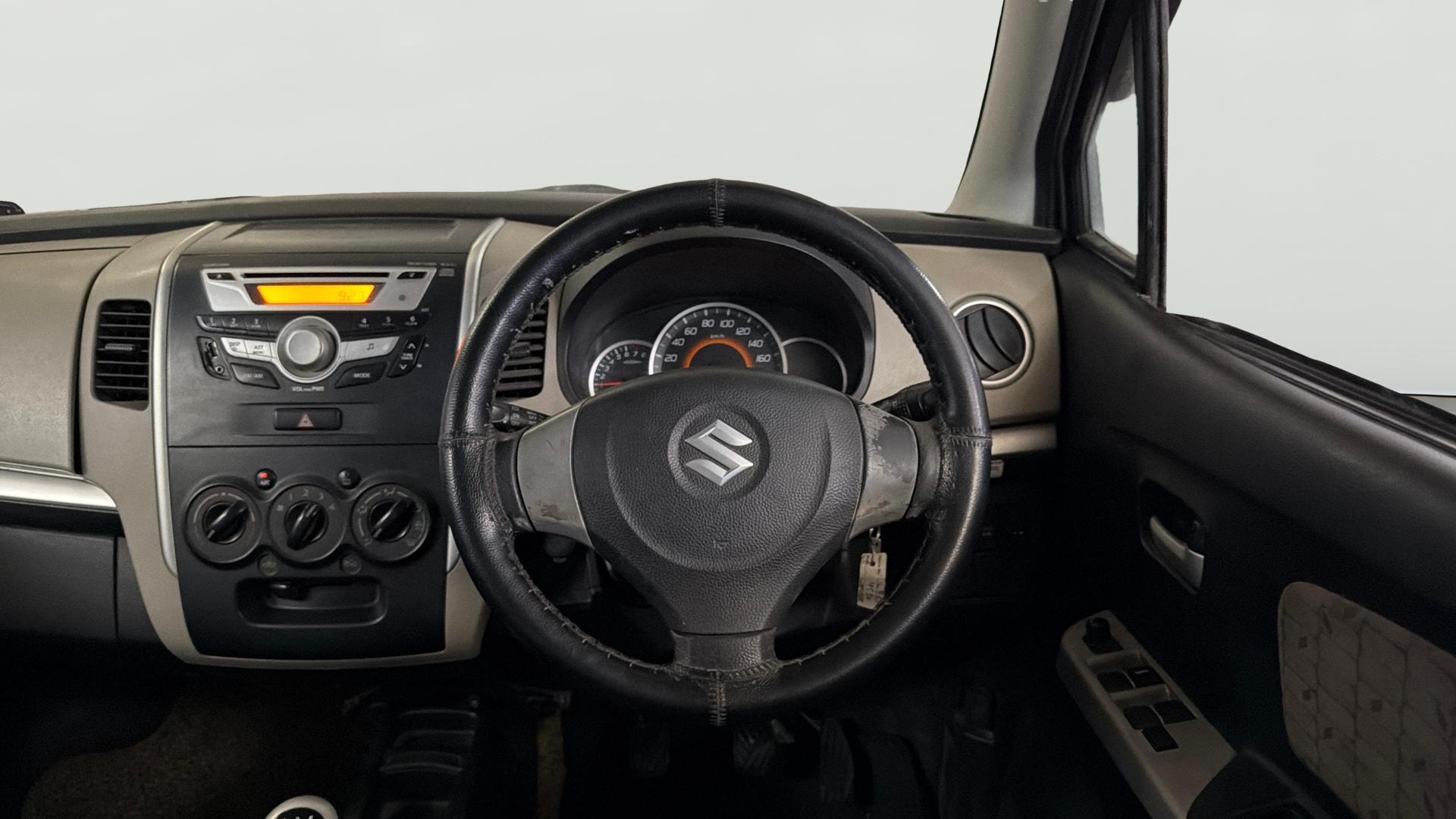 View 2015 Maruti Suzuki 1000 Base Variant Image 20 Used 2015 Maruti Suzuki 1000 Base Variant Image 20