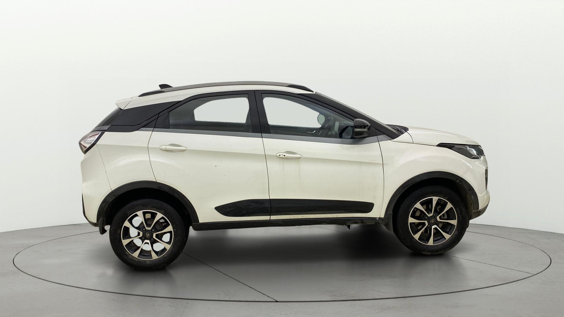 View 2021 Tata Nexon Revotron XE Image 8 Used 2021 Tata Nexon Revotron XE Image 8