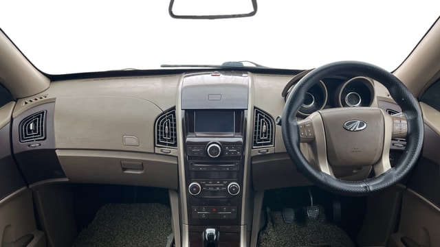 View Mahindra XUV500 Image 16 Used Mahindra XUV500 Image 16