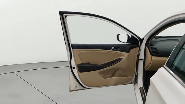 View Hyundai Fluidic Verna Image 36 Used Hyundai Fluidic Verna Image 36