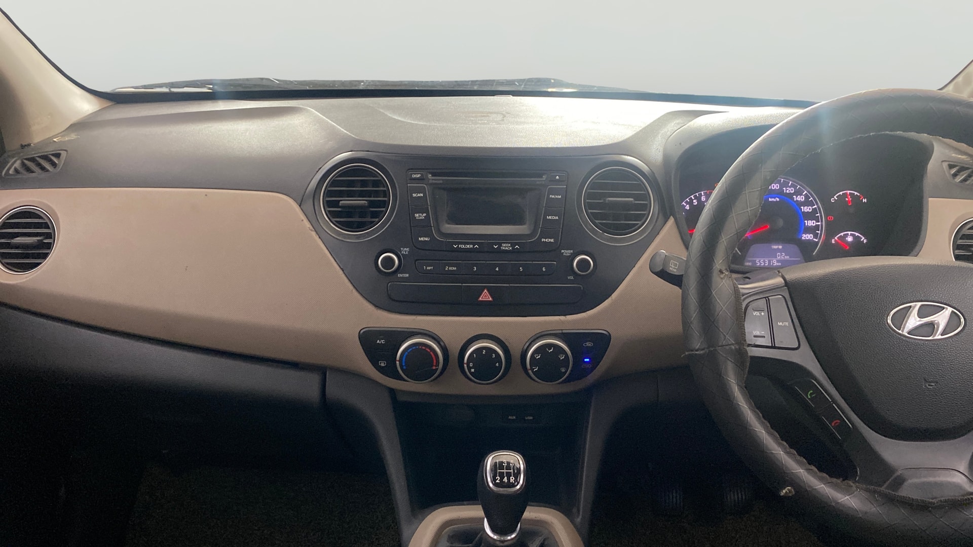 View 2014 Hyundai Grand i10 1.2 Asta Petrol Image 17 Used 2014 Hyundai Grand i10 1.2 Asta Petrol Image 17