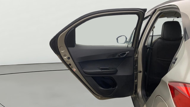 View Tata Tiago NRG Image 22 Used Tata Tiago NRG Image 22