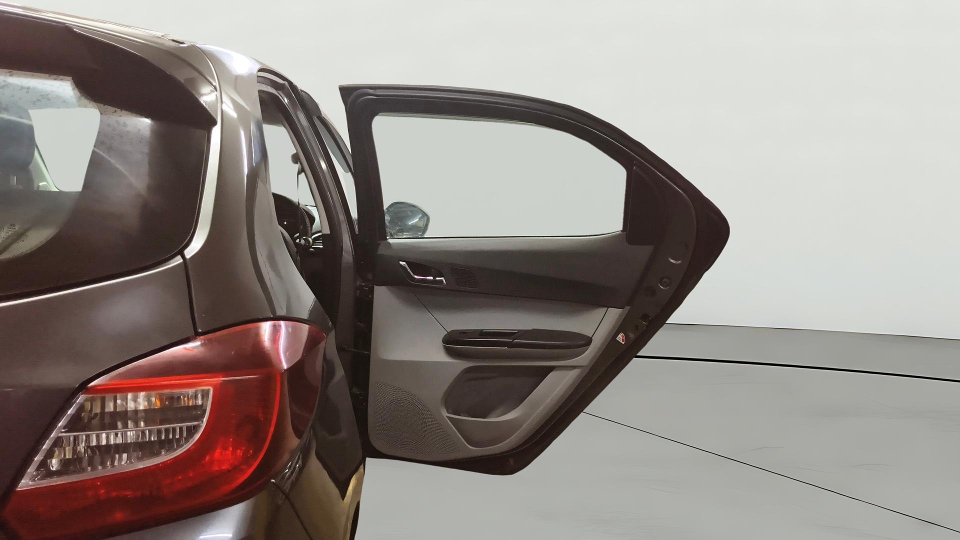 View 2021 Tata Tiago Revotorq XB Image 7 Used 2021 Tata Tiago Revotorq XB Image 7