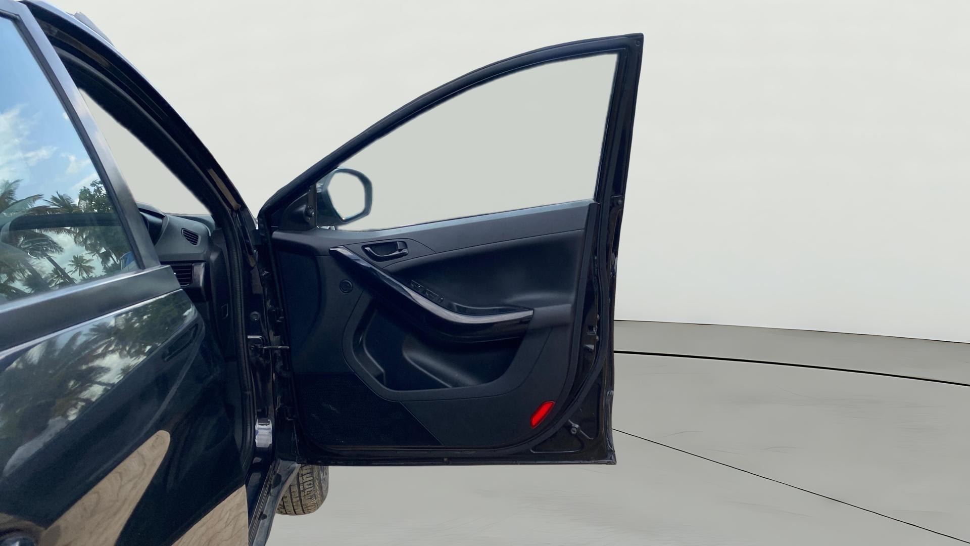 View 2022 Tata Nexon Revotron XE Image 46 Used 2022 Tata Nexon Revotron XE Image 46