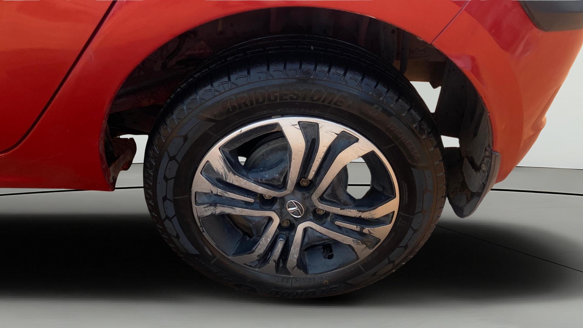 View 2019 Tata Tiago Revotorq XB Image 11 Used 2019 Tata Tiago Revotorq XB Image 11