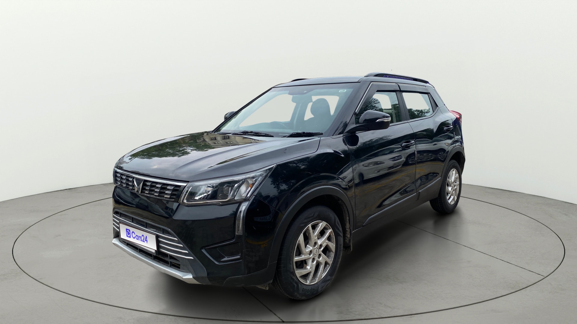 View 2023 Mahindra XUV300 W4 Petrol BS IV Image 37 Used 2023 Mahindra XUV300 W4 Petrol BS IV Image 37