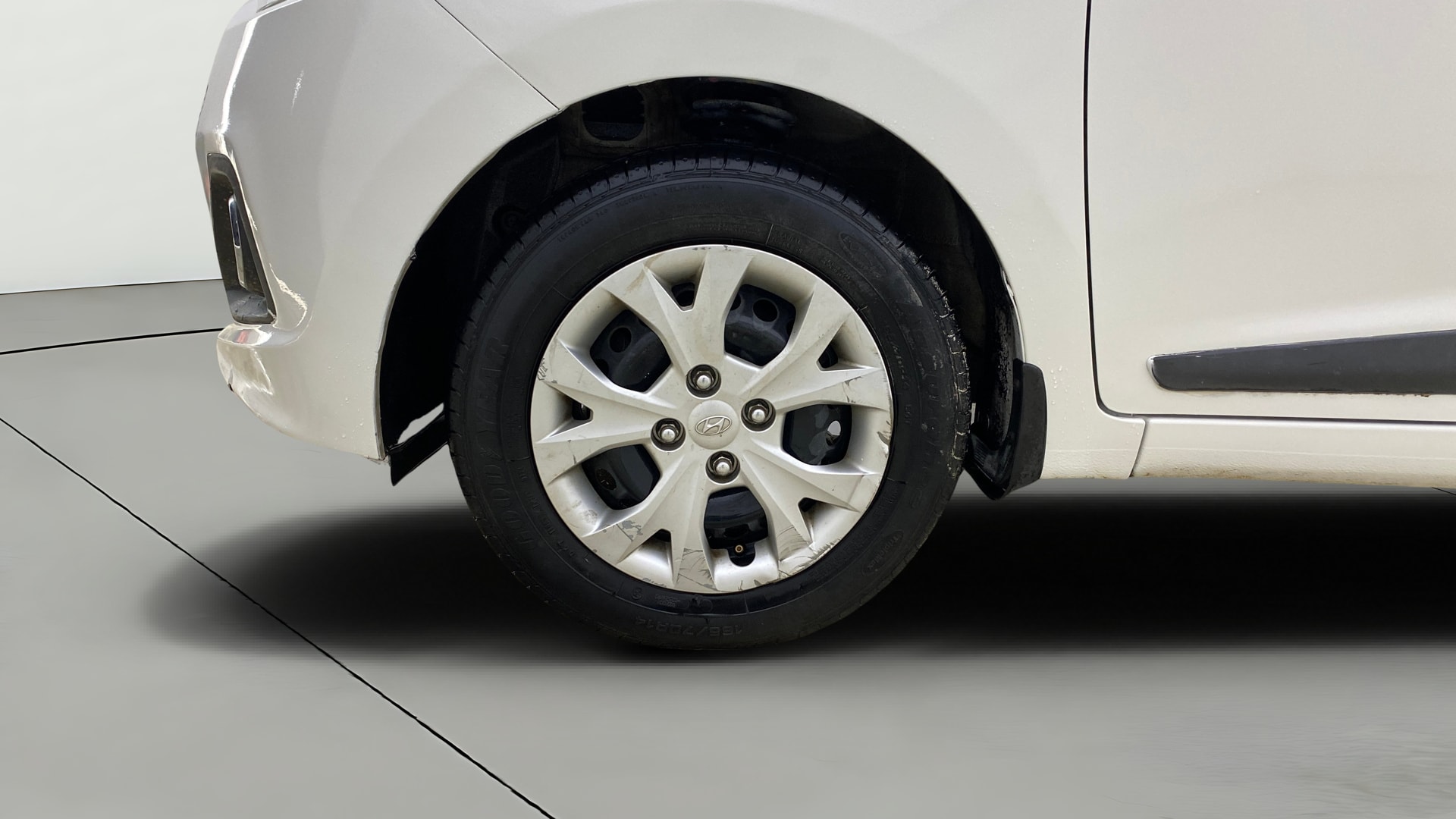 View 2015 Hyundai Grand i10 Sportz 1.2 Kappa Image 32 Used 2015 Hyundai Grand i10 Sportz 1.2 Kappa Image 32