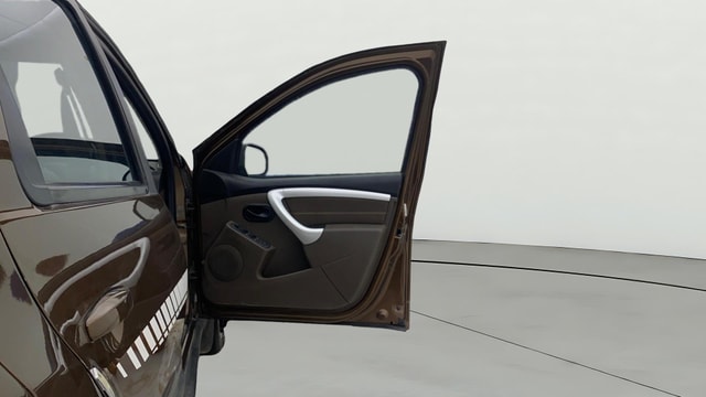 View Renault Duster Image 45 Used Renault Duster Image 45