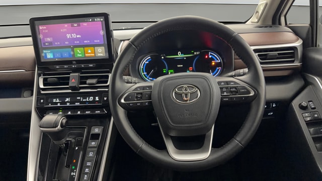 View Toyota Innova Hycross Image 14 Used Toyota Innova Hycross Image 14