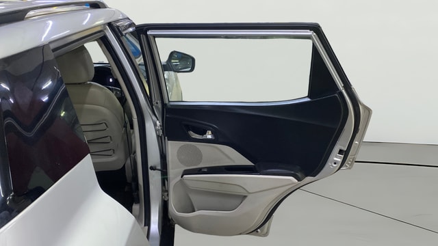View Mahindra XUV300 Image 6 Used Mahindra XUV300 Image 6