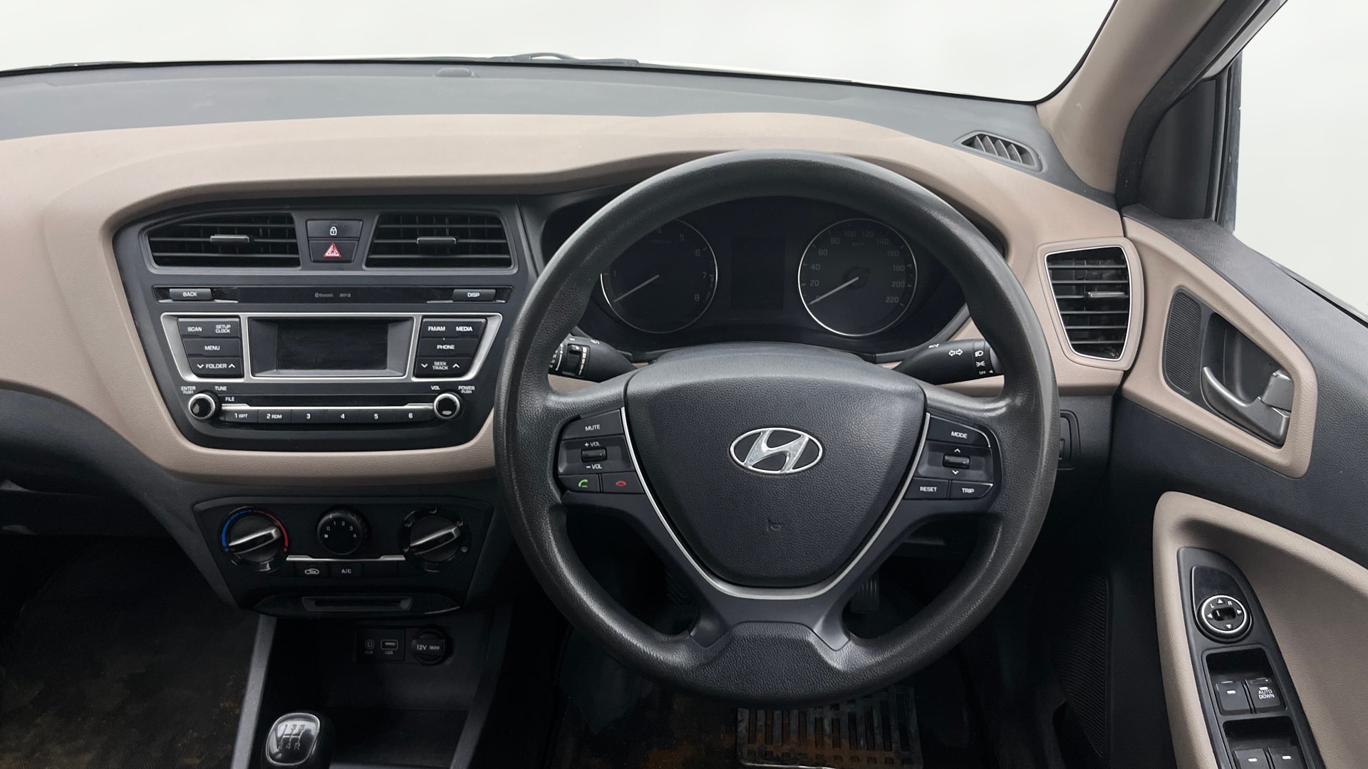 View 2015 Hyundai Elite i20 Magna 1.2 Image 20 Used 2015 Hyundai Elite i20 Magna 1.2 Image 20