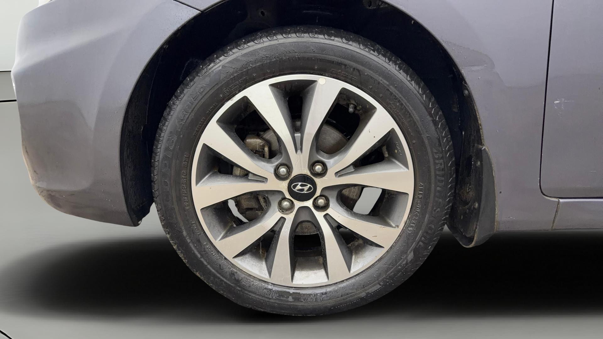 View 2014 Hyundai Fluidic Verna 1.6 VTVT SX Image 28 Used 2014 Hyundai Fluidic Verna 1.6 VTVT SX Image 28